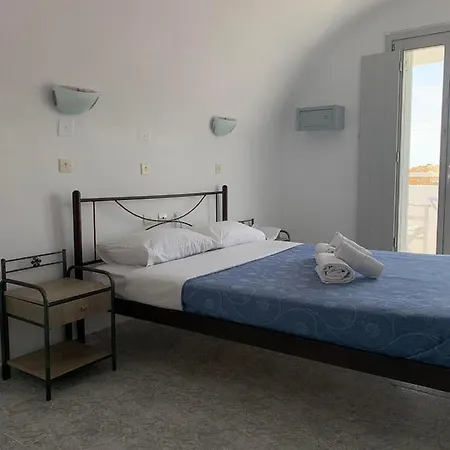 M.g. & Apts Perissa (Santorini)
