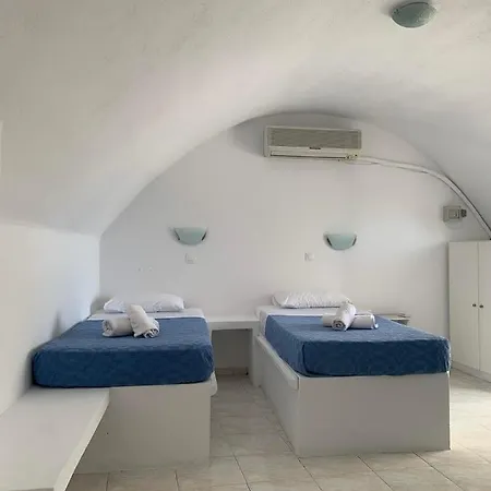 M.g. & Apts Perissa (Santorini)